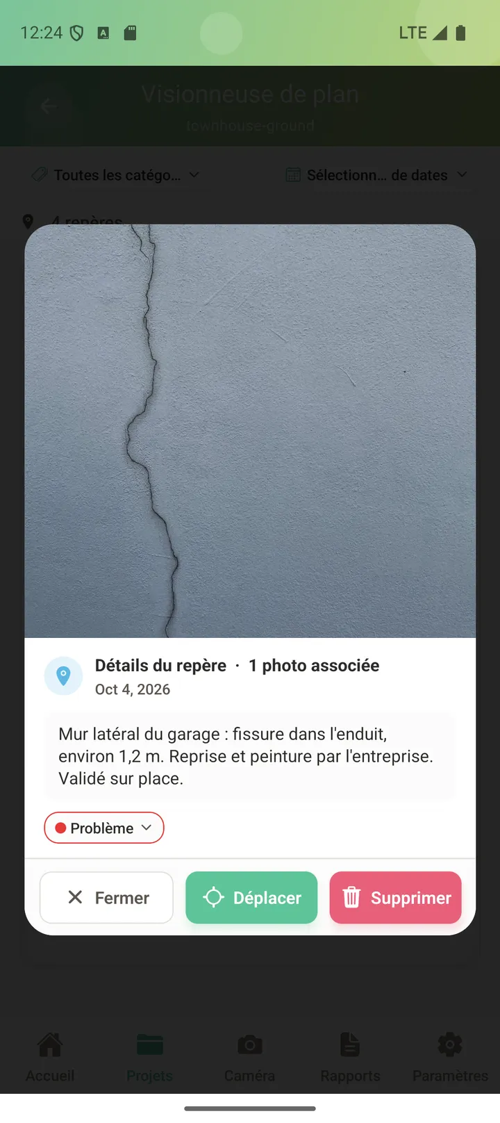 Fissure d’enduit sur le mur du garage, avec la reprise convenue